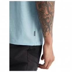 Icebreaker - Tech Lite II S/S Tee Mountain Mantra - T-shirt en laine mérinos -Tée-shirts Soldes icebreaker tech lite ii s s tee mountain mantra t shirt en laine merinos detail 5